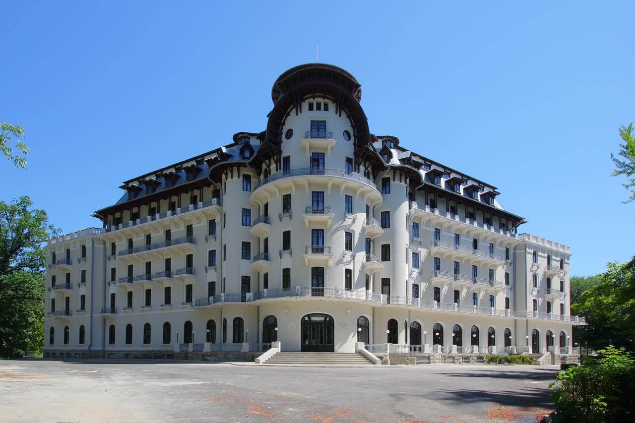 Cazare Hotel Palace 16