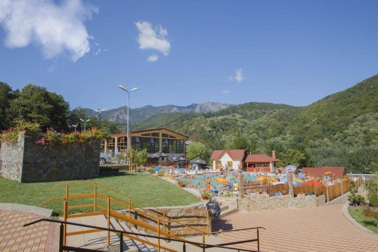 Casa-Romaneasaca02